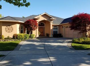 3716 Sherwood Park Dr, Medford, OR 97504