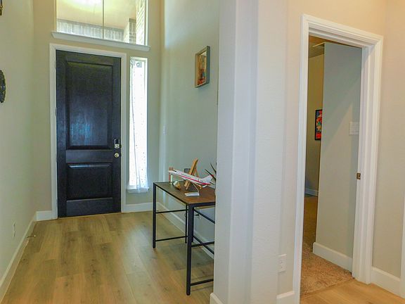 5th image of 1021 Pitch Pine St