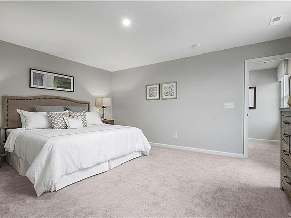 4th image of 152 Florence Ln