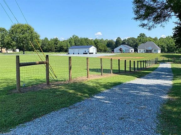 5th image of 443 Arthur Tussey Rd