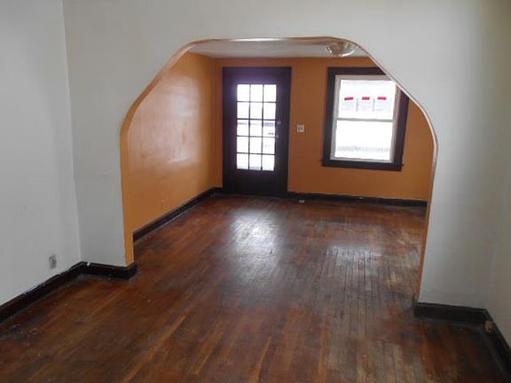 3rd image of 2030 N 38th St