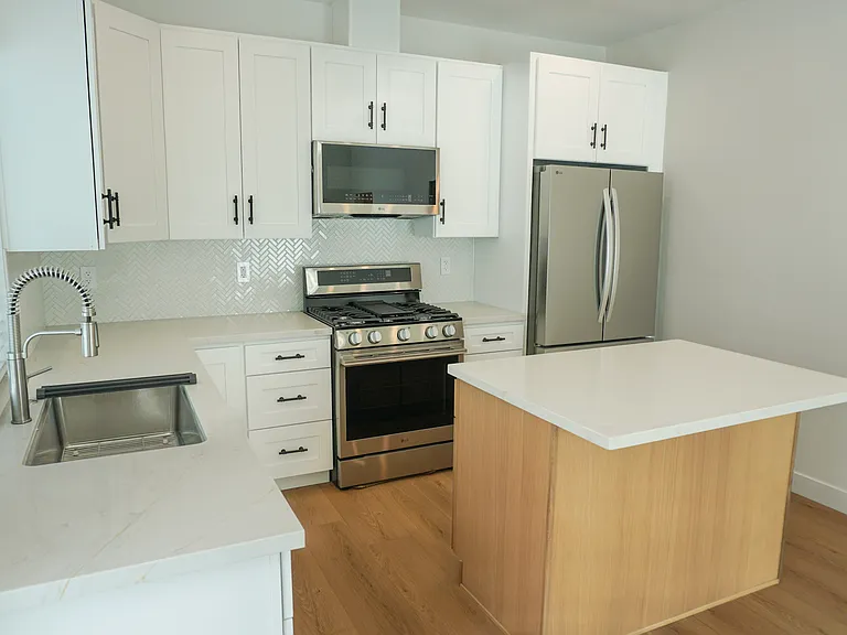 6453 Amigo Ave — Photo 13