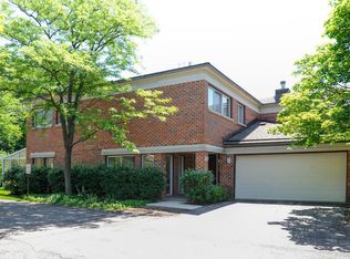 347 Milford Rd, Deerfield, IL 60015