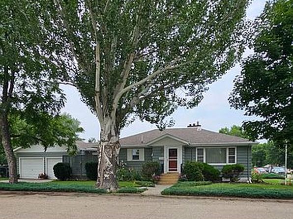 302 7th St W