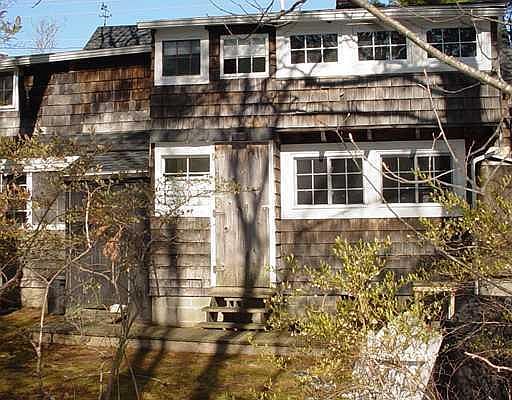 2nd image of 18 Tioga Avenue