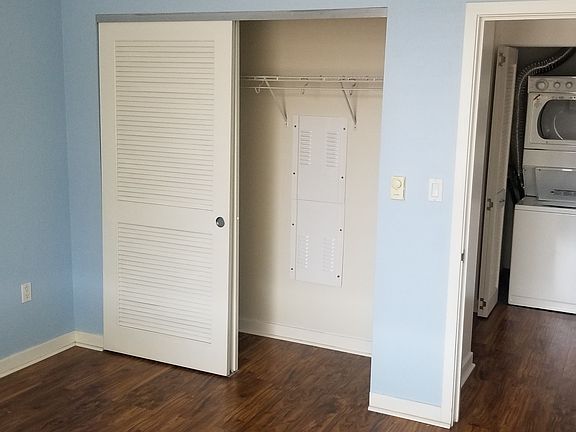 5th image of 260 King St Unit 481