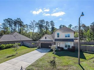907 Woodsprings Ct, Covington, LA 70433