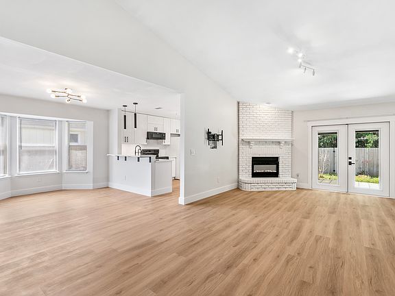 3rd image of 2866 Sandy Beach Ln
