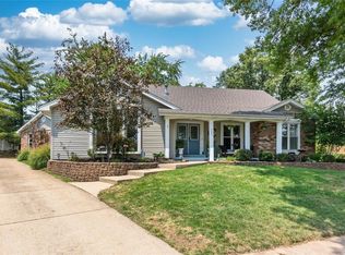 343 Oakleigh Woods Dr, Ballwin, MO