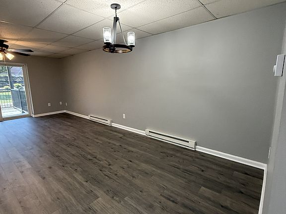 4th image of 107 Hamilton Ave #107