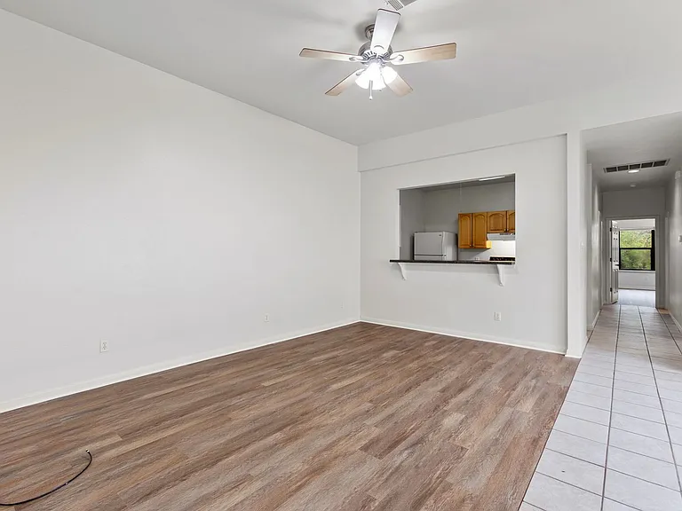 1103 Advance St — Photo 9