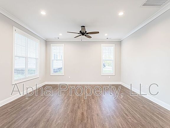 5th image of 12 Magnolia Dr