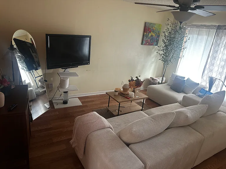 2714 Lakewood Ln — Photo 10