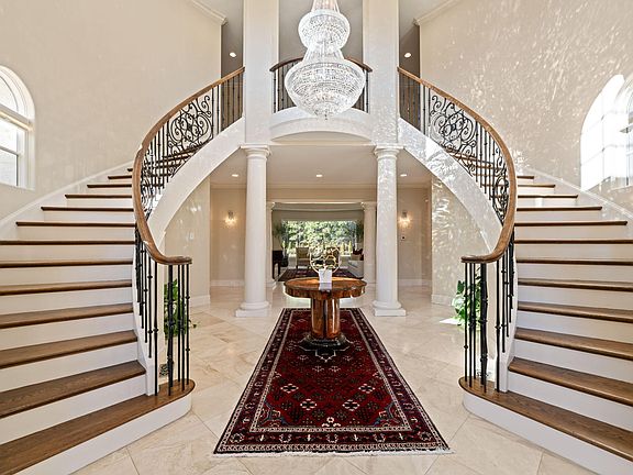 3rd image of 16 Portofino Pl