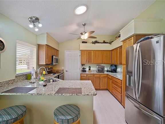 4th image of 929 Ramos Dr