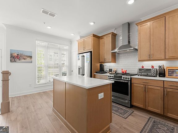 5th image of 320 Olmstead Way