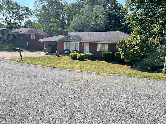 4th image of 216 Chickasaw Ct