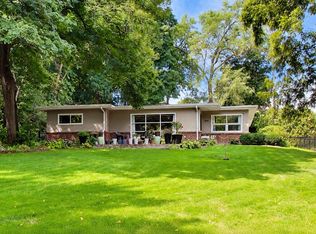 1001 Geneva Rd, St Charles, IL 60174