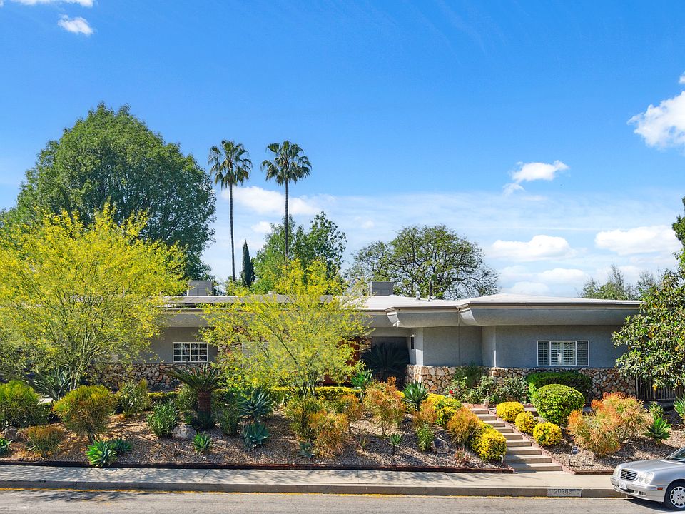 1st image of 20283 Lorenzana Dr
