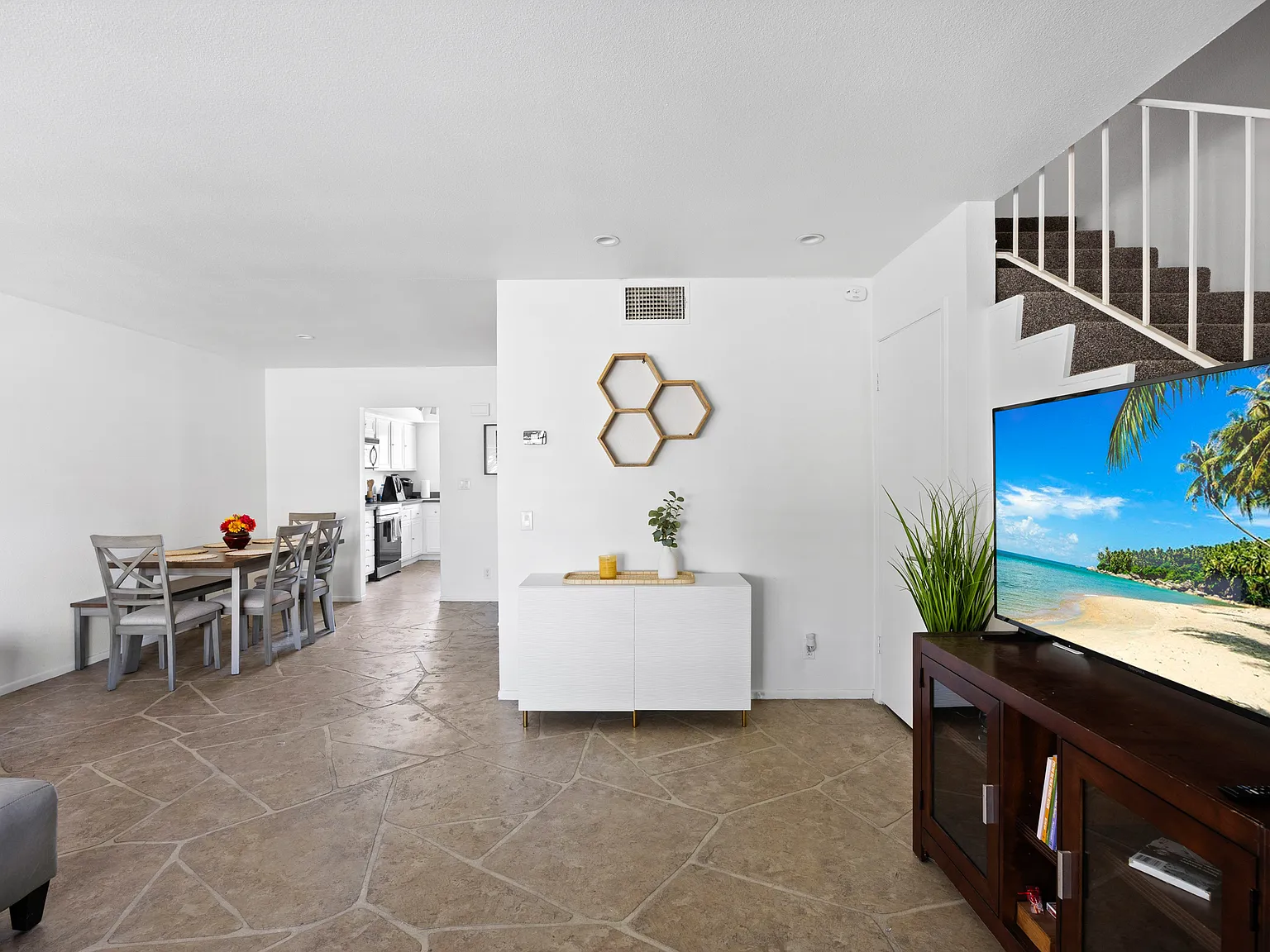 1 bed, 1200 sqft, $1,950 — Photo 3