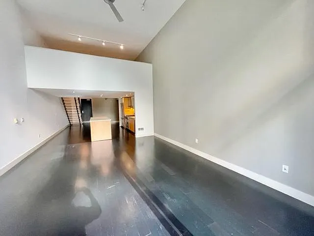 188 King St #304 — Photo 21