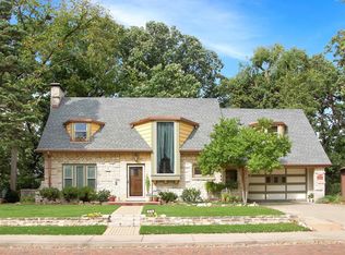 2715 W Moss Ave, Peoria, IL 61604