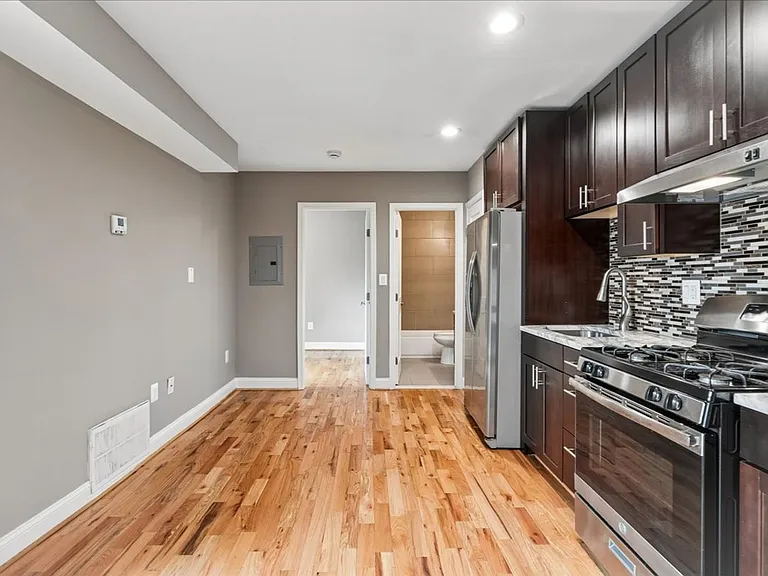 1616 27th St SE — Photo 11