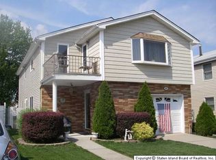 635 Lamoka Ave, Staten Island, NY 10312