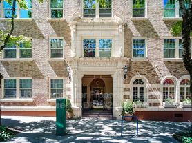 709 SW 16th Avenue Hamilton Arms