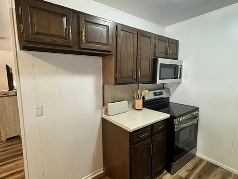 937 Minter Ln — Photo 5