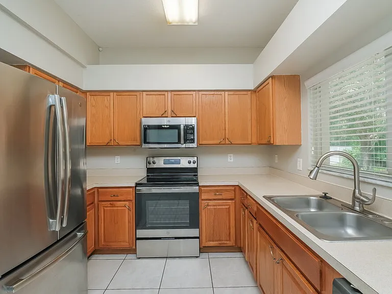 13516 Prestwick Dr — Photo 7