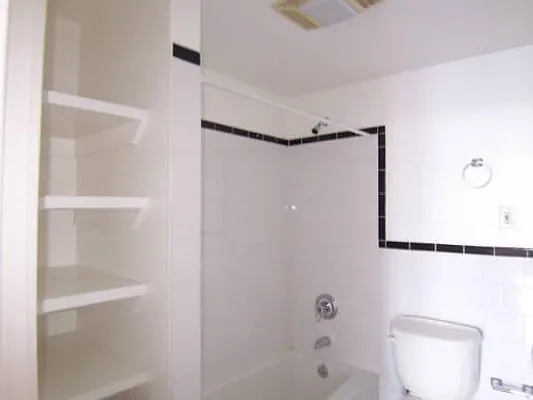 Rented by Dream Space Realty | media 7