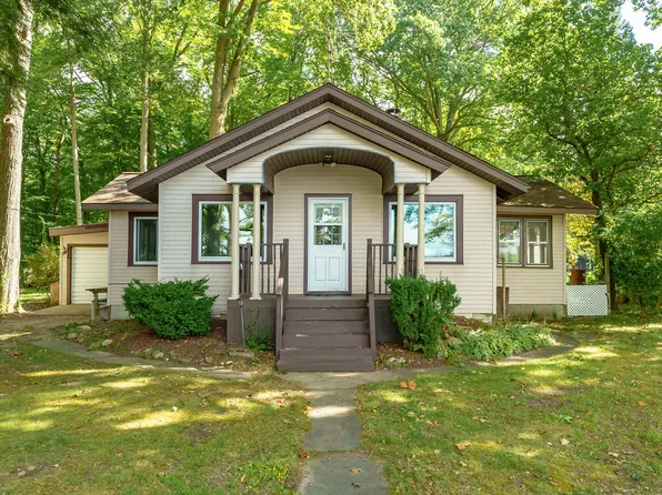 7671 Silver Lake Rd, Grand Junction, MI 49056