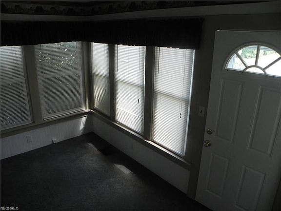 2nd image of 664 E Main St