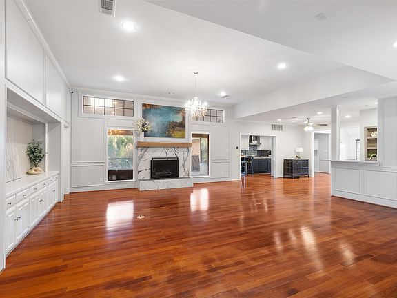 4th image of 9604 Robin Meadow Dr