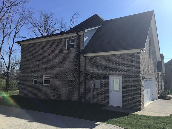 3rd image of 810 Licinius Ln