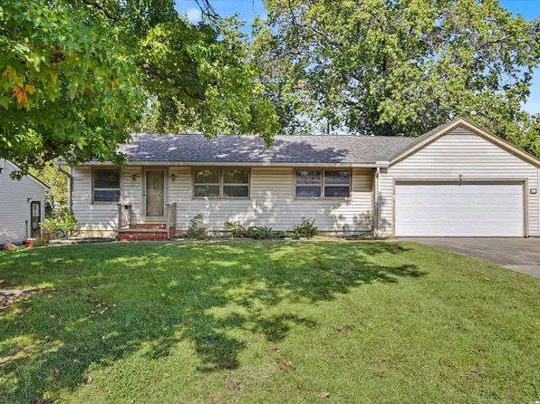 812 W 22nd St, Lawrence, KS 66046