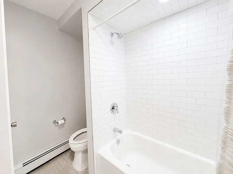 24 Sunderland Ave — Photo 19