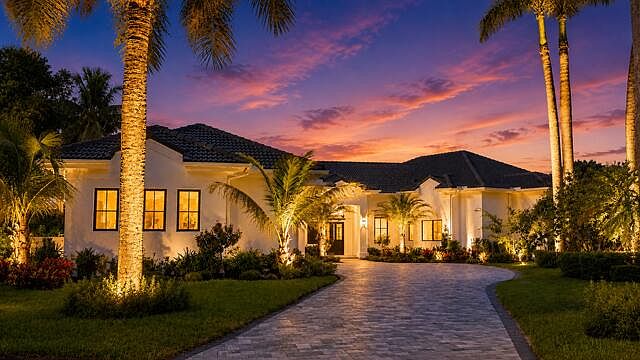 1st image of 2525 Seminole Circle