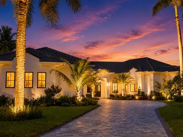 2525 Seminole Circle, West Palm Beach, FL 33409