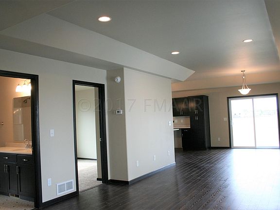 5th image of 3028 38th Ave S