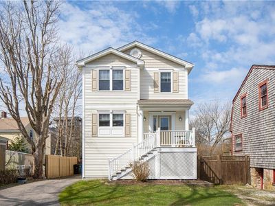 13 Boss Ct, Newport, RI, 02840