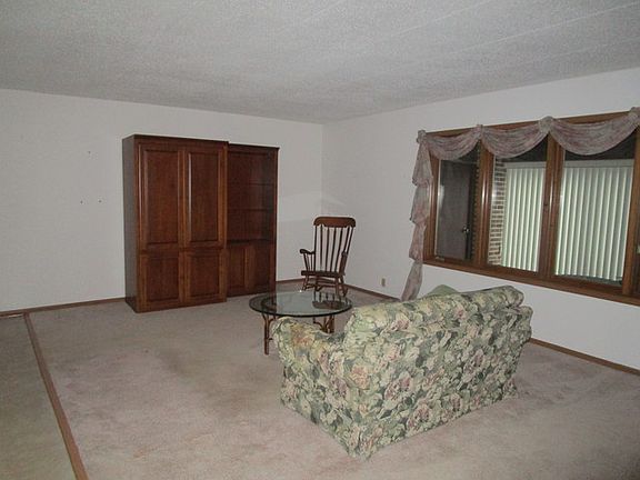 2nd image of 9743 Mill Dr E