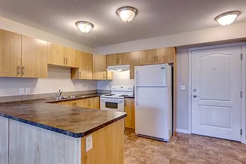 121 McLaughlin Dr — Photo 12