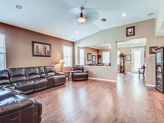 4th image of 11119 Running Pine Dr