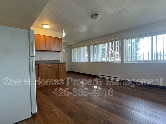 4th image of 2650 14th Ave W