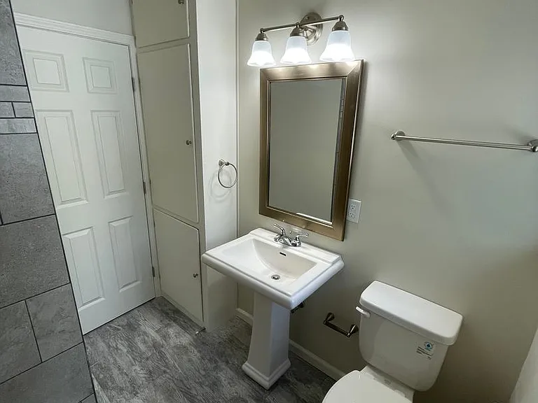 6247 Corbly St — Photo 12