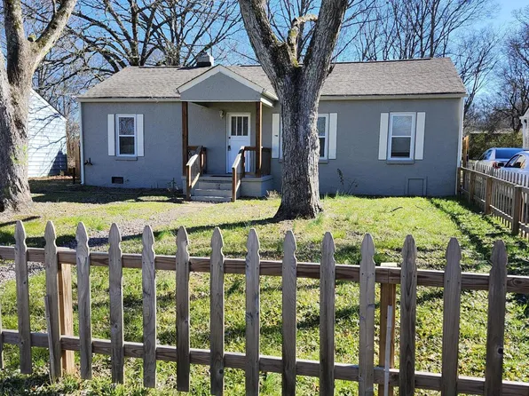 83 Everglades Blvd, Rossville, GA 30741