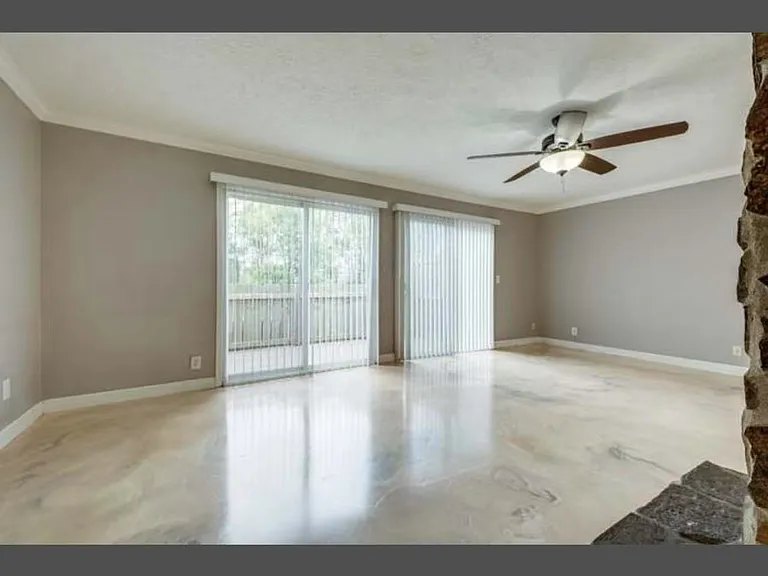 218 Raintree Dr — Photo 9