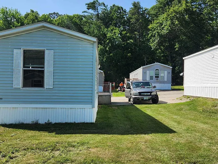 7 Otis Ln — Photo 9